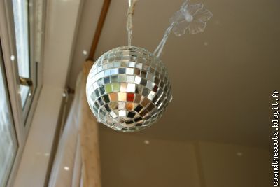 Quand le soleil brille sur ma boule Disco ça illumine tout le salon!